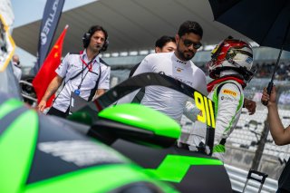 911	Absolute Racing	Tanart Sathienthirakul	Eshan Pieris	Porsche 911 GT3 R (992) | SRO Motorsport Group