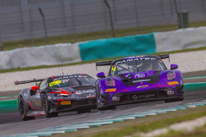 Sepang: Heinrich hits the front in second practice