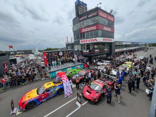 Sugo Race 1 Parc Ferme Japan Cup | SRO Motorsport Group