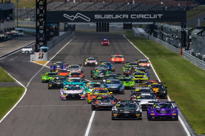 Nothing to choose between Porsche and Mercedes-AMG as global duel continues